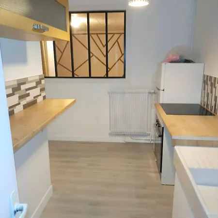 Apartment Centre De Dernier Etage Balcon